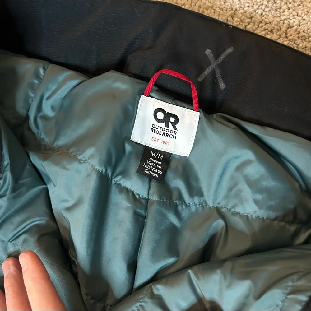 Outdoor Research Snowpants for skiing/snowboarding - men’s medium - Picture 8 of 11